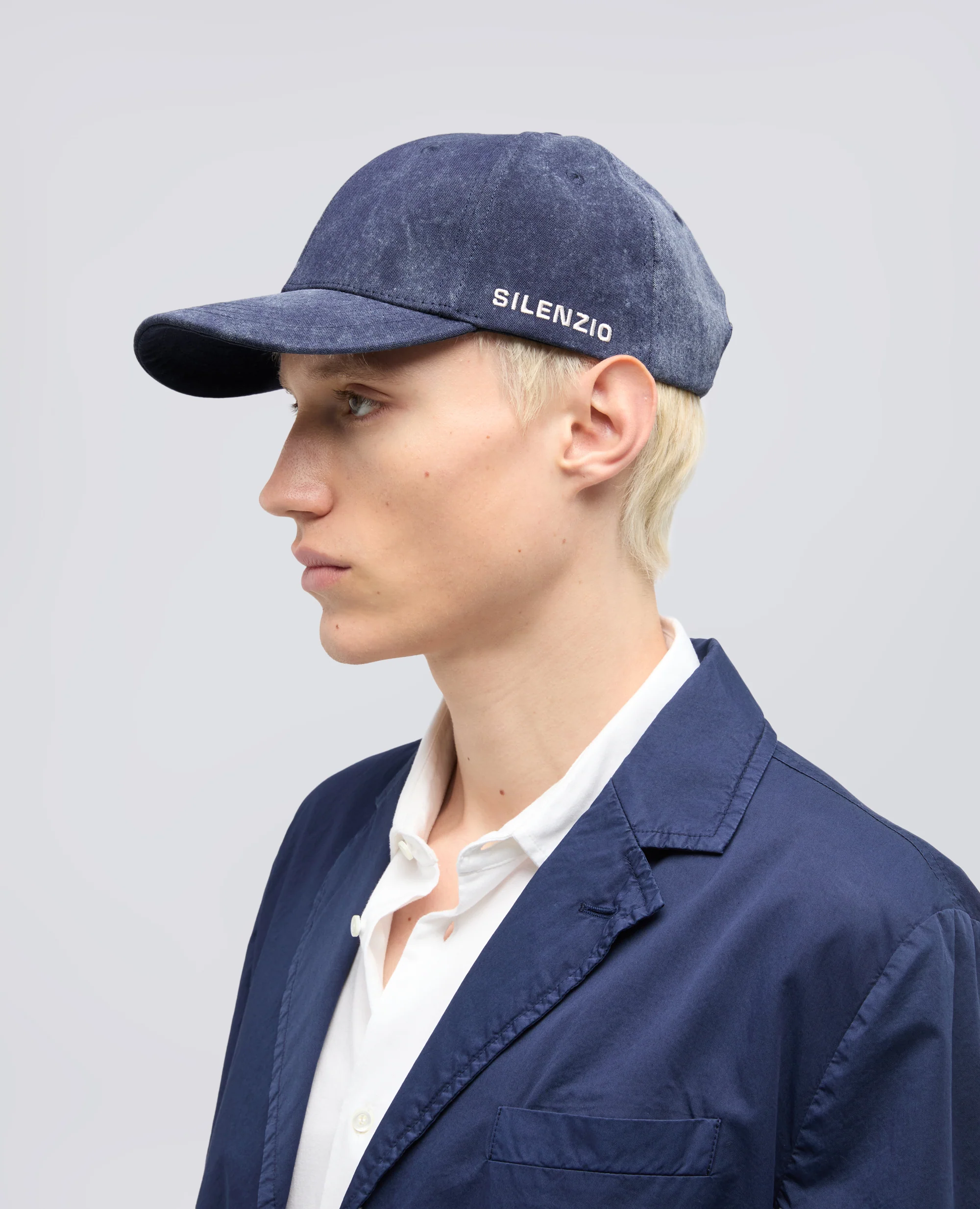 CAPPELLO IN COTONE CON SCRITTA "SILENZIO" - NAVY - Image 3