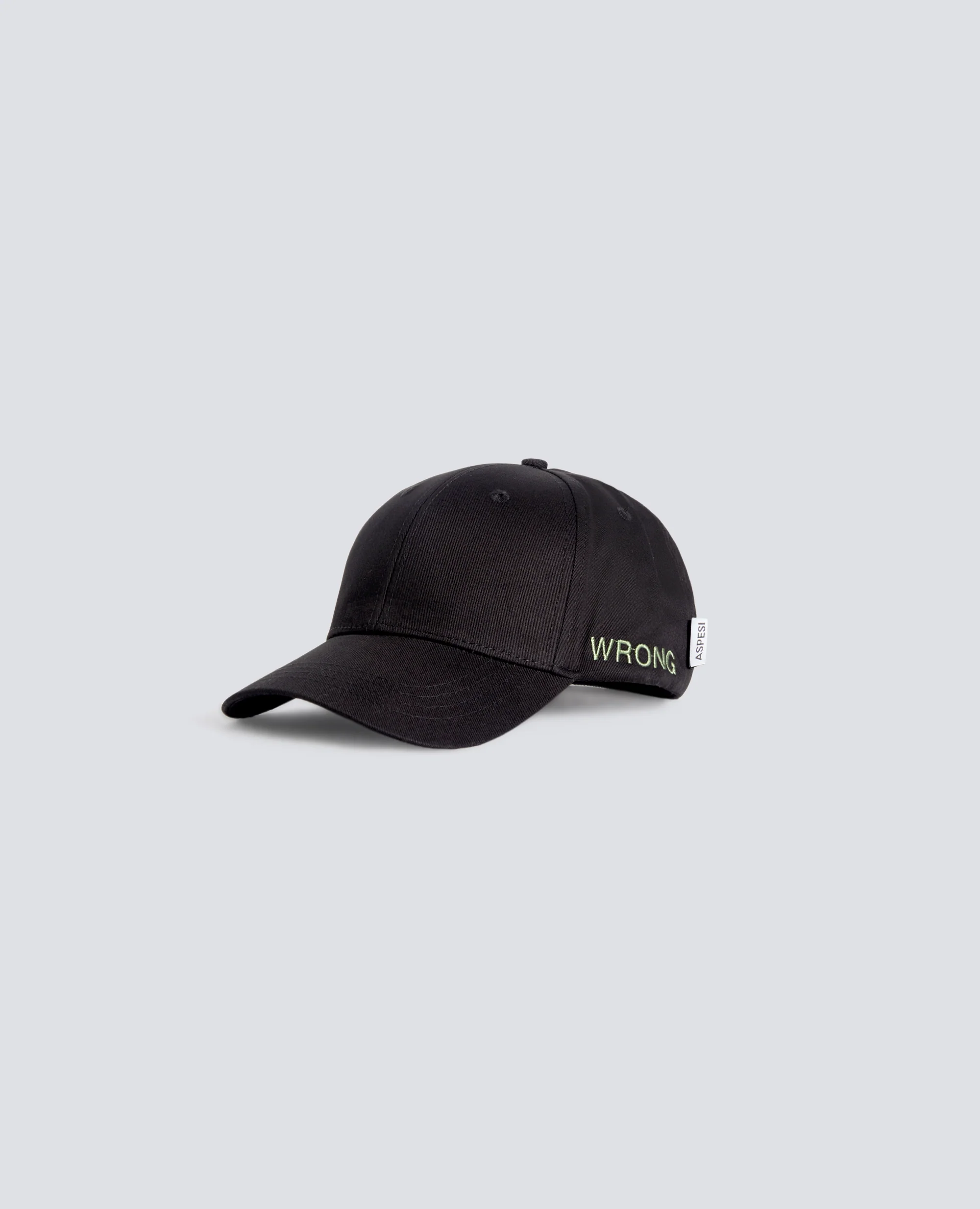 CAPPELLO IN GABARDINE DI COTONE CON LETTERING "WRONG" - NERO