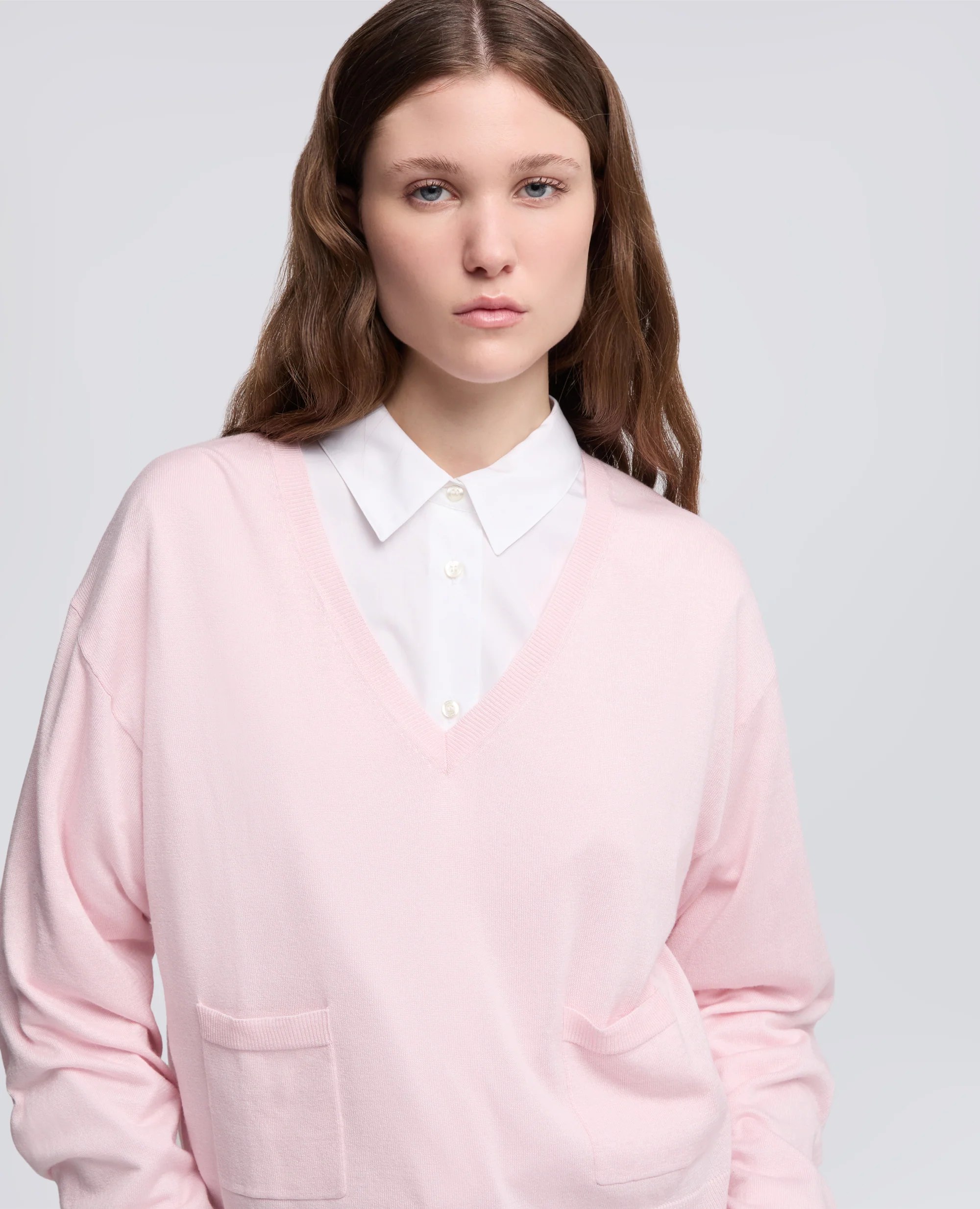 MAGLIA A MANICHE LUNGHE CON SCOLLO A "V" IN FILATO DI SETA, COTONE E CASHMERE - ROSA - Image 4